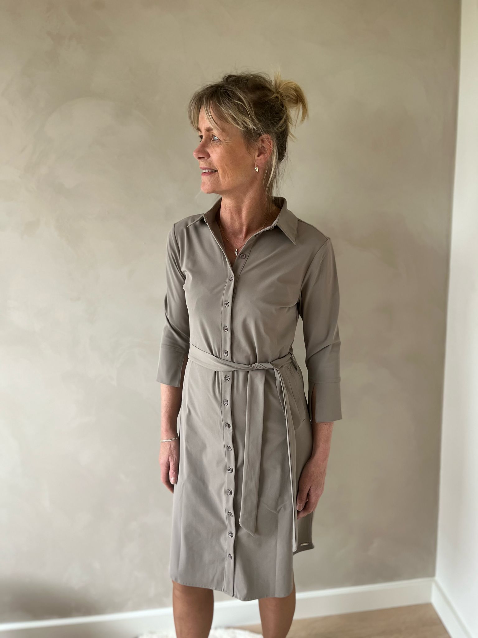 Mi Piace travel jurk drie kwart mouw taupe