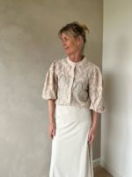Geborduurde blouse taupe camel