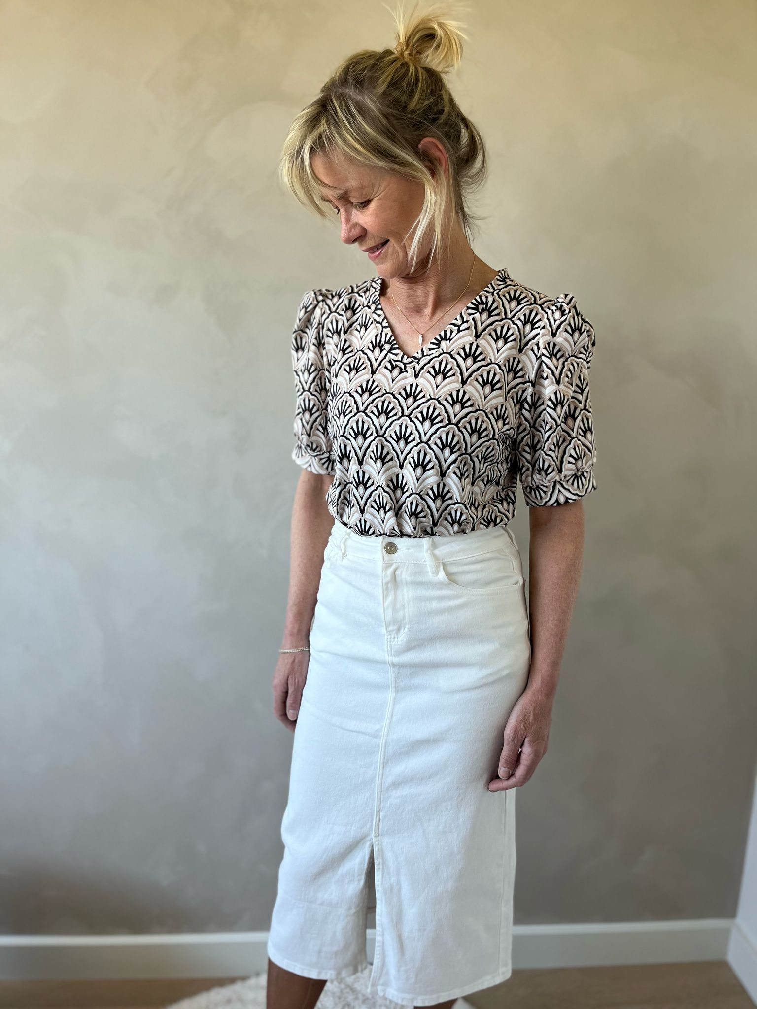 Chastar v-hals top Riëlle zwart beige