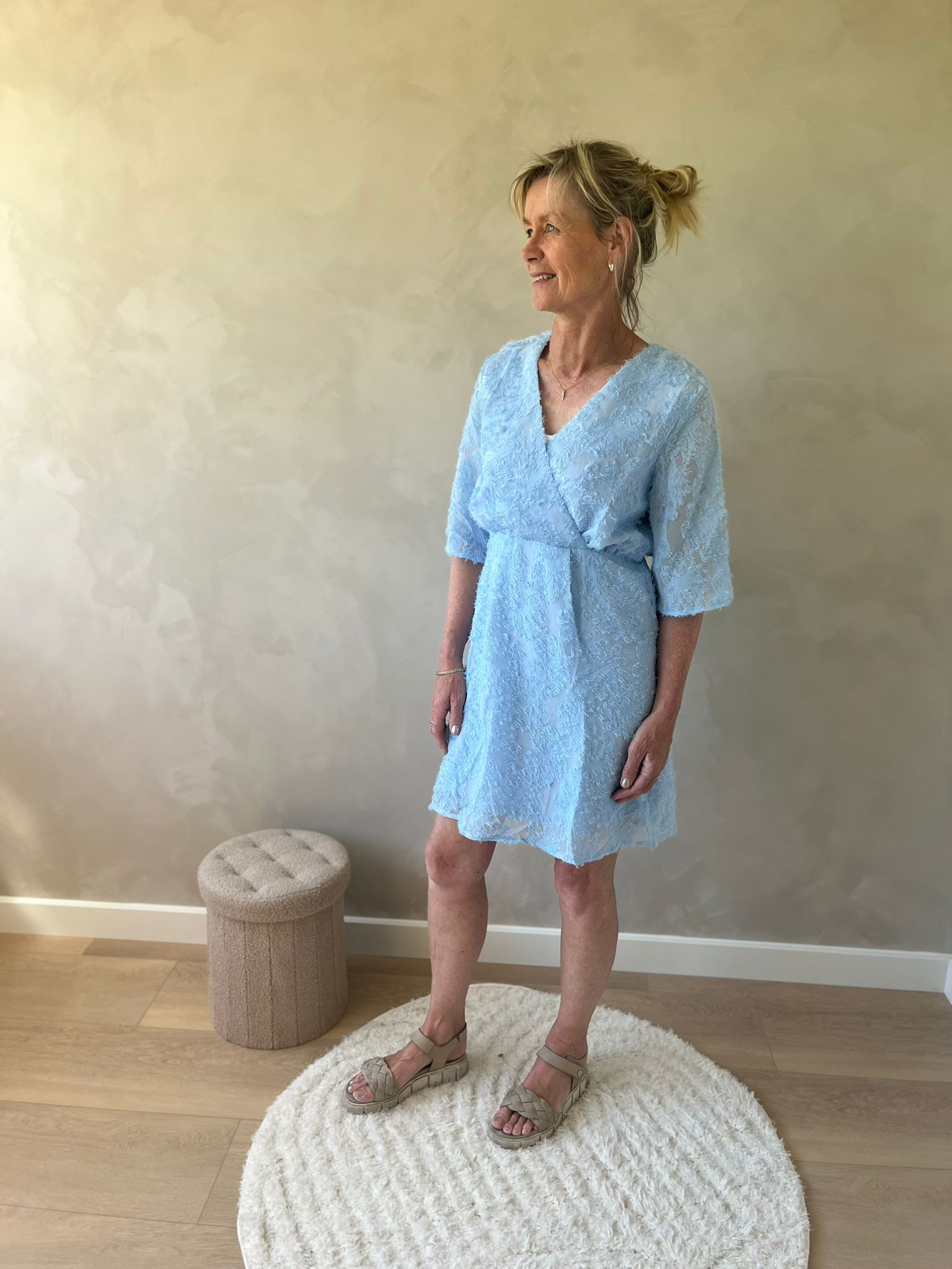 Azzuro chique short dress lichtblauw