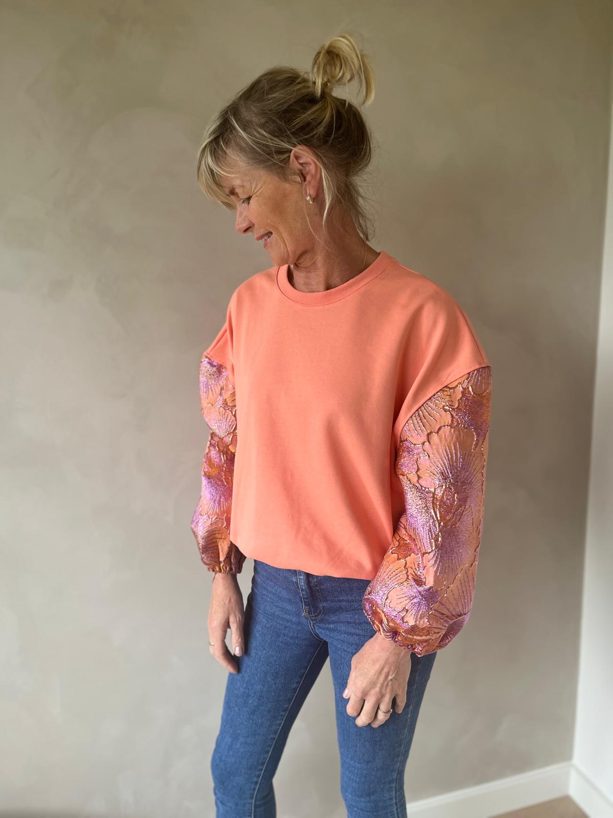 Ambika statement sweater oranje