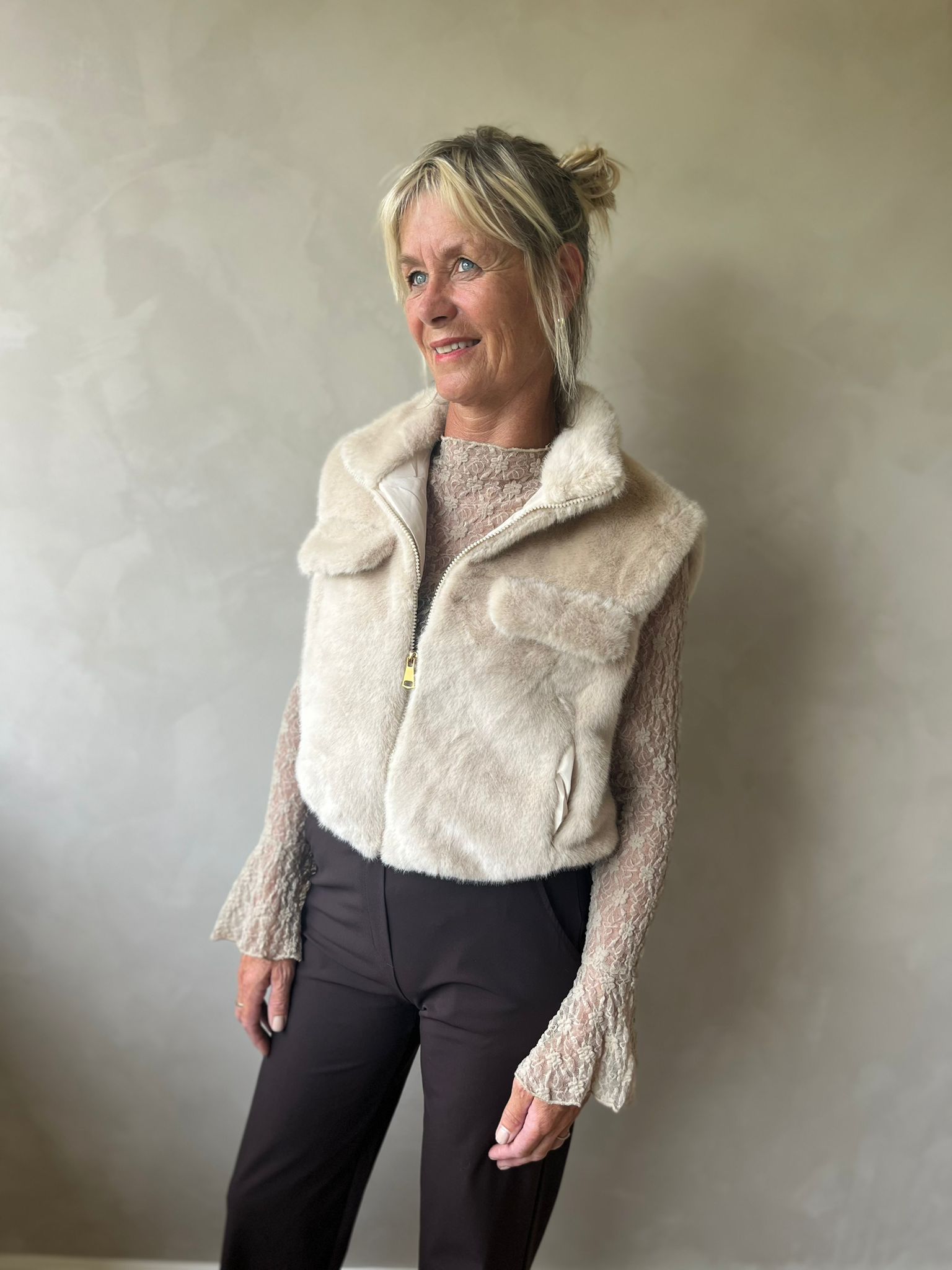 Bodywarmer faux fur warm beige