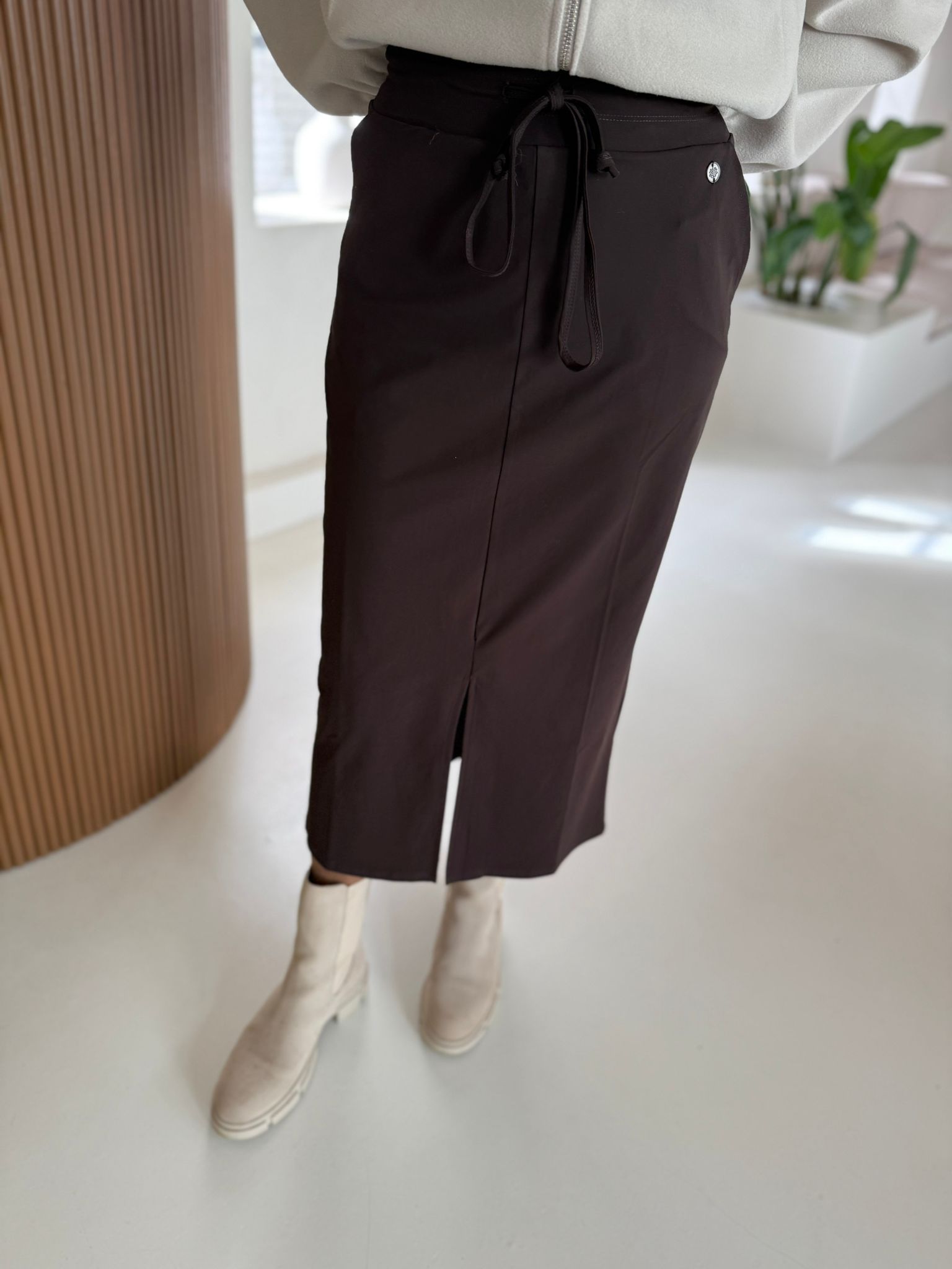 Triple Nine travel rok split donkerbruin