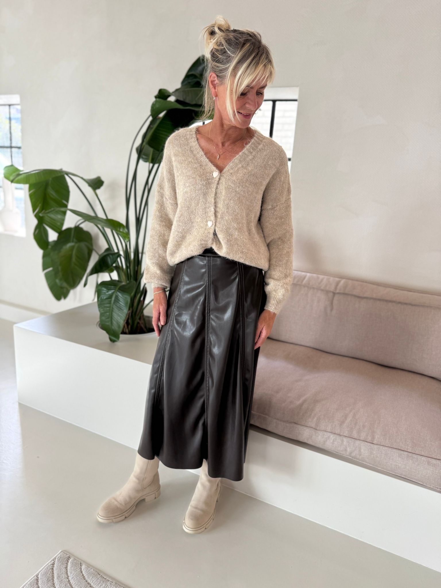 Vest hartes knopen taupe