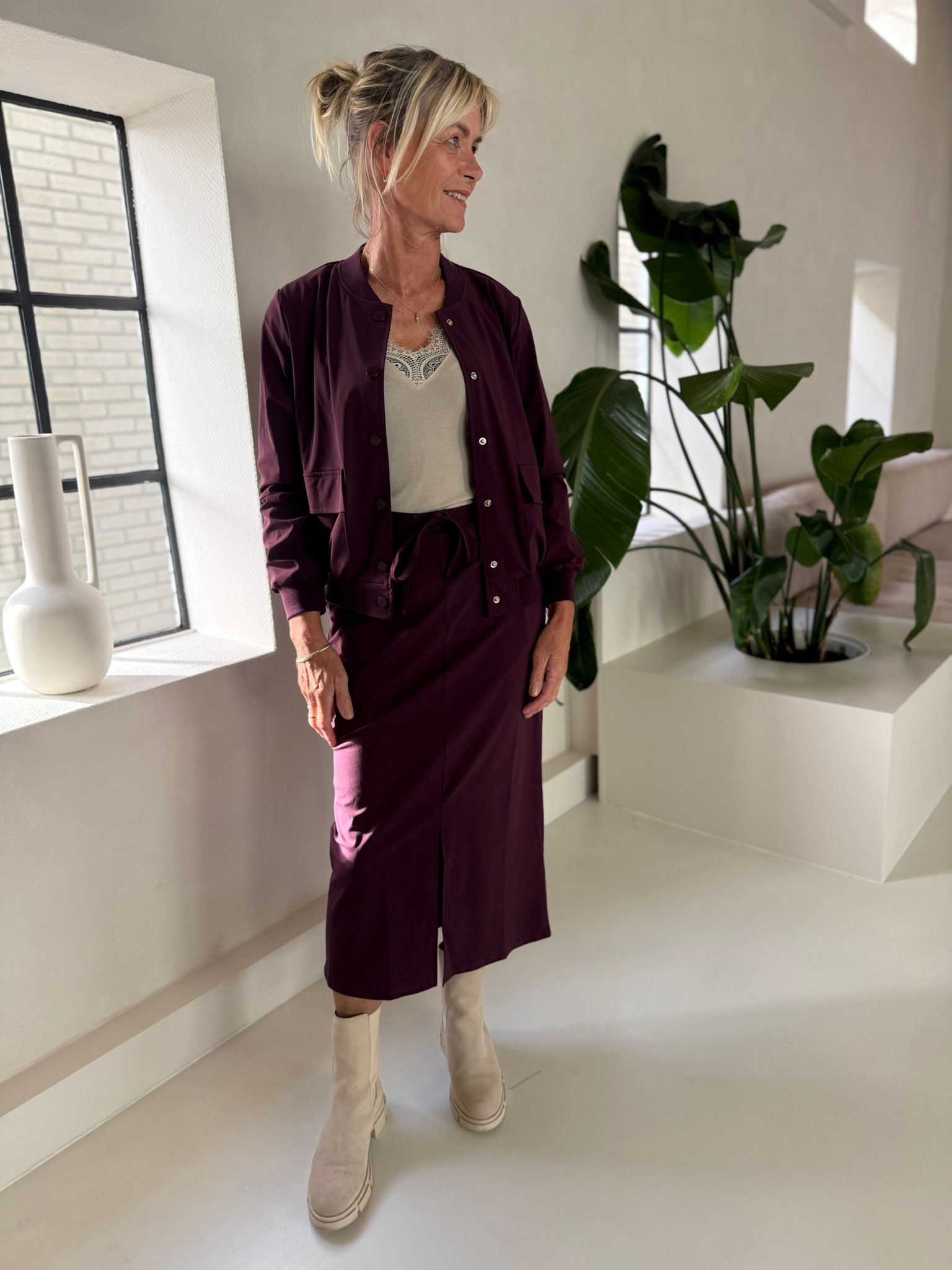 Triple Nine travel bomber aubergine