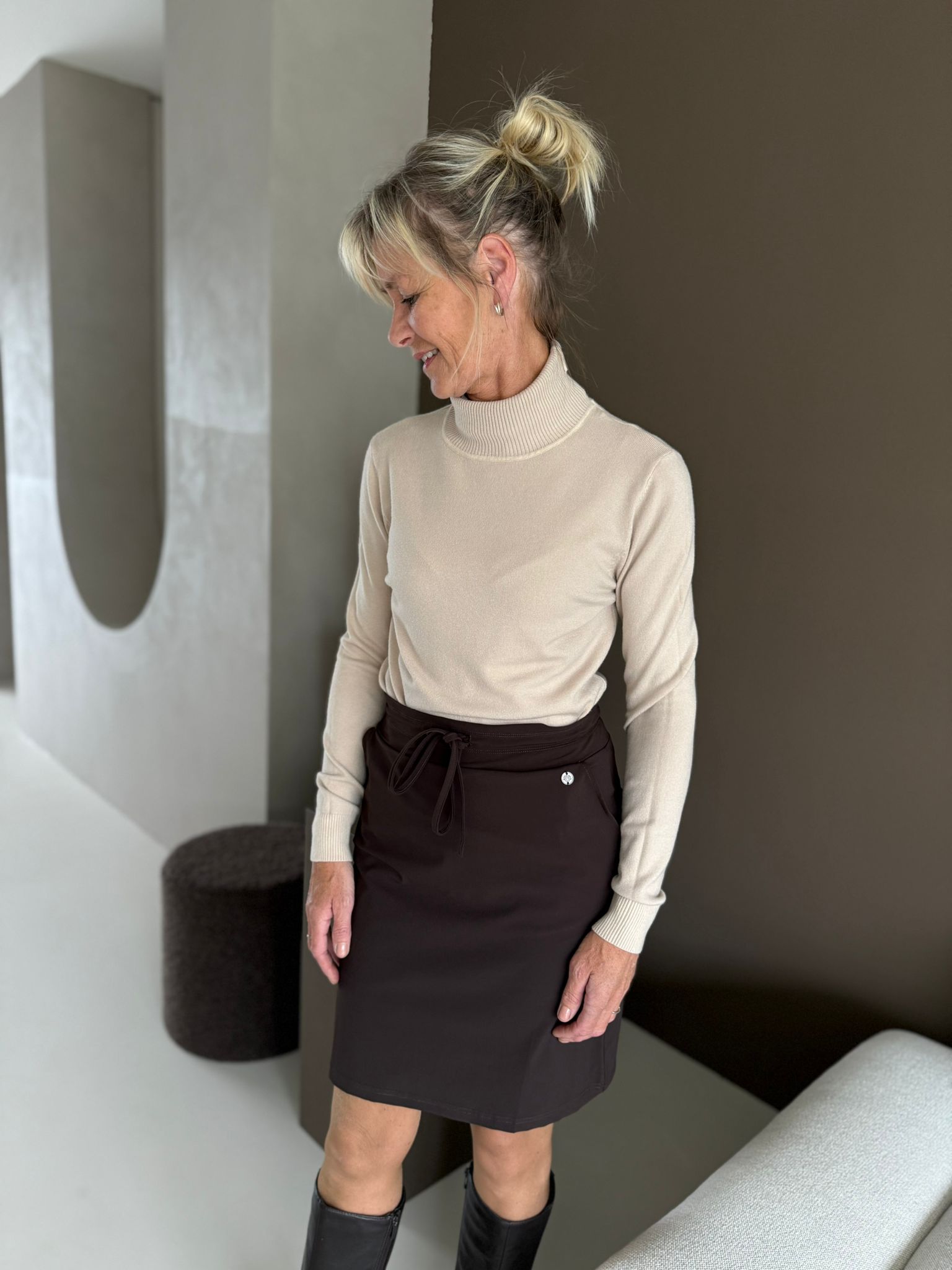 Triple Nine col trui beige