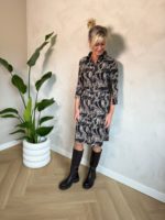 Mi Piace travel jurk drie kwart mouw swirly taupe