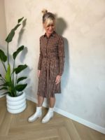 Mi Piace travel jurk stripe print caramel 202733