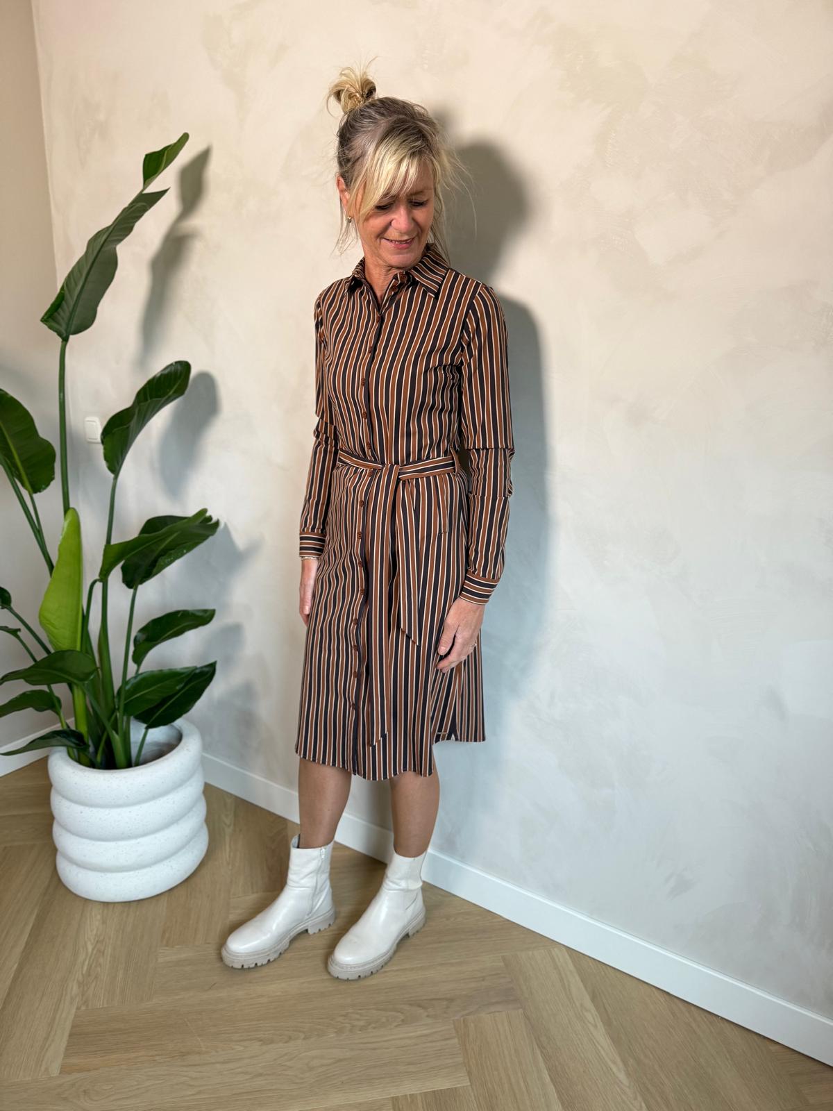 Mi Piace travel jurk stripe print caramel 202733